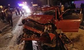 Dalam kemalangan itu, ibu kepada budak itu telah tercampak keluar dari kereta. Budak Tercampak Keluar Dari Kereta