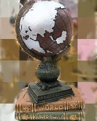 Gypsum Made Globe With 2 Books Decor Book Corner And Library جبس صنع غلوب مع 2 كتب ديكور كتاب ركن و مكتبة In 2020 Decor Home Decor Globe