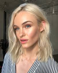 ✨M I C H E L L E C O X✨