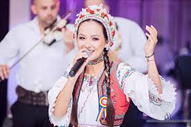♬ descarca sau asculta online cea mai noua muzica mp3 de toate genurile cu artistii tai preferati, totul gratis si usor! CaÈ›i Bani Cere De Fapt VlÄƒduÈ›a LupÄƒu SÄƒ Cante La O NuntÄƒ Veniturile Din Youtube Se Pare CÄƒ Nu I Ajung Impact