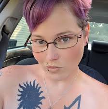 Are there diamond painting enthusiasts near Pittsburgh, PA?