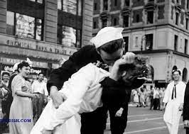 Celebration Iconic Photos Sailor Wwii Photos