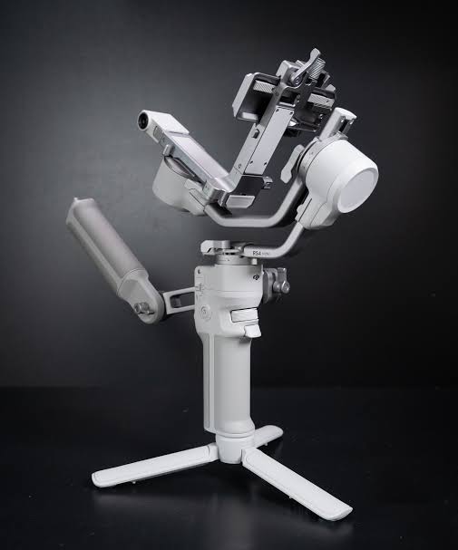 DJI RS 4 Mini Camera Gimbal view 3