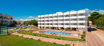 The studios feature a kitchen with a fridge, and tea and coffee making facilities. Apartments Apartamentos Bonsol Playa Den Bossa Apartamentos Bonsol