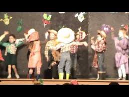 Les Legumes Font La Fete Dans Le Jardin De Babette Faire La Fete Fete Dans Le Jardin Deguisement Fleur