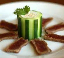 Recette Tataki De Boeuf Et Son Sesame De Concombre Au Raifort Notee 4 2 5 Par Les Internautes Healthy Sugar Food Beef Tataki