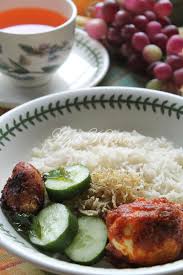 Nasi Lemak Dengan Sambal Tumis Telur Rebus Pulak Nasi Lemak Makanan Resep Masakan