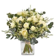 Maybe you would like to learn more about one of these? Vert Coton Bouquet Genereux De Roses Blanches