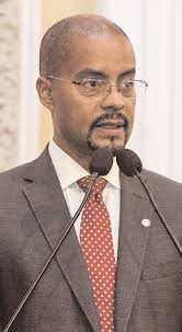 Resíduos Sólidos discute material descartado por serviços de saúde