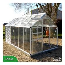 Les serres traditionnelles, autoportantes, sont les plus répandues mais il existe également des modèles adossés ou des mini serres, idéales pour les balcons ou les petits jardins. Serres De Jardin En Alu Et Polycarbonate Avec Embase Incluse