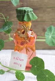 Geschenke Aus Dem Garten 5 Geniale Und Super Einfache Diy Ideen Essig Essbare Blumen Essig Selber Machen