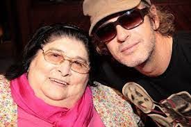 Un trabajo esperado, conceptual, integrador y potente. Mercedes Sosa Junto A Cerati Shakira Y Serrat Los Registros De Una Cantora La Tercera