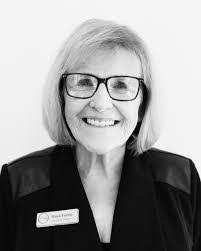 Mona Farber's Instagram, Twitter & Facebook