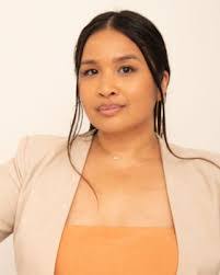 Karen Duran's Instagram, Twitter & Facebook