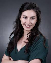 Julia Marks's Instagram, Twitter & Facebook