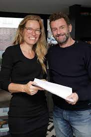 In eindhoven met kluun, tommy wieringa, christophe vekeman, henk van straten van uitgeverij lebowski. Een Privecollege Van Kluun Ja Ik Ben Nu Op Mijn Botst Hoor Dromen Bndestem Nl