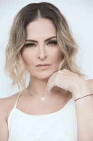 Mercedes Molto Mas Alla De La Artista Revista Ellas Panama