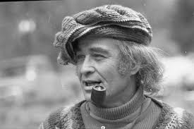 Who are the two men in the photos from the 1971 wedding?