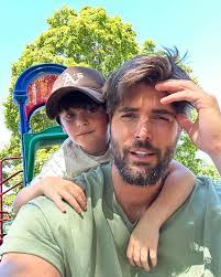 Maria Bateman's Instagram, Twitter & Facebook