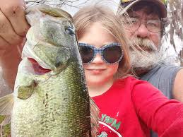 What are good fishing spots near Fairbury, Illinois, for a 5 and 2 year old?
