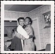 1950 S Black And White Family Photos 46 Lovely Portrait Photos Of Couples From The 1950s Vintage Everyday Vintage Family Photos Portrait Photo Couple Photos