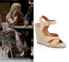 En effet, ces derniers sont danseurs professionnels et voyagent à en parallèle, elle démontre ses talents de danseuse à la télévision en participant à l'émission danse avec les stars en 2017. Sasha Pieterse Fashion Clothes Style And Wardrobe Worn On Tv Shows Page 2 Of 6 Shop Your Tv