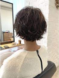 サロンワーク パーマでイメチェンしたショートボブ l047163860 アーロン aaron のヘアカタログ ホットペッパービューティー ショート パーマ パーマ ショートボブ ヘアスタイリング