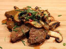Sweet And Spicy Thai Antelope With Mushrooms Wild Game Cuisine Nevadafoodies Antelope Recipes Healthy Meat Recipes Venison Recipes