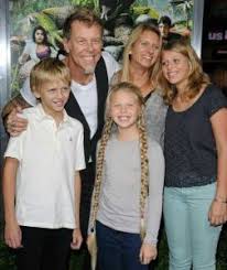 Like most celebrities, the detail of mike's early life, parents, and siblings are still unknown. Francesca Hetfield Bio Age Net Worth Salary Husband Kids Height