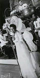 Ella Fitzgerald Louis Armstrong Autumn In New York 17 Year Old Ella Fitzgerald Courtesy Of Irock Jazz Jazz Artists Ella Fitzgerald Jazz Musicians