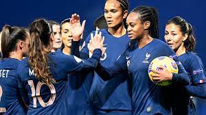 L'equipe de france féminine aura le droit d'avoir du public pour son dernier match de la saison face à l'allemagne, ce jeudi 10 juin à strasbourg. L Equipe De France Feminine De Foot Bientot A Sedan