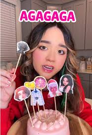 HEAR ME OUT CAKE *DRESS TO IMPRESS* Edition! Comment if you agree or not 😂  #roblox #dresstoimpress #robloxmemes