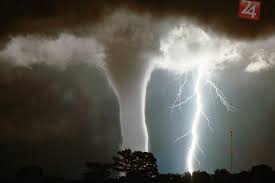 Hasiči vyhlásili zvláštní stupeň poplachu. Cesi Hovoria O Tornade Skody Su Brutalne Slovensko ZatiaÄ¾ Pred Sabine V Zakryte