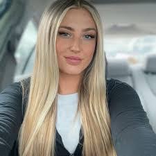 Madison Sears's Instagram, Twitter & Facebook