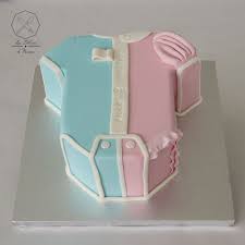 Gâteau personnalisé pour une baby shower réussie. Cake Design Gateau Personnalise En Pate A Sucre Sur Le Theme Body Bebe Fille Ou Garco Gateau Personnalise Gateaux Pour Fete Prenatale Gateau Baby Shower Fille