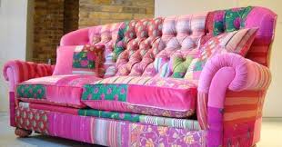 Patchwork Turkcesi Ile Soylemek Gerekirse Kirkyama Ev Dekorasyonunda Cigir Acmaya Devam Ediyor Ortuler Halilar Mobilya Fikirleri Patchwork Sofa Koltuklar