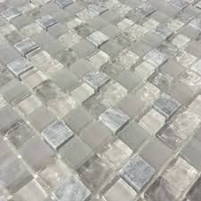 Wir bezahlen pünktlich ein angemessenes gehalt wir bieten ihnen einen unbefristeten. Fliesen Boss Glas Naturstein Mosaik Light Grey 1 5 X 1 5cm Fliesen Online Kaufen
