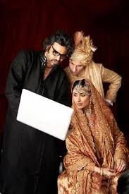 Kareena Saif Unseen Moment During Official Wedding Picture Bollywood Bridal Pakistani Bridal Couture Celebrity Wedding Photos