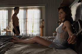 First Vision of Netflix's 'Gerald's Game' Gets Tied Up! - Bloody Disgusting