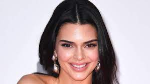Photogallery of kendall jenner updates weekly. Acht Sekunden Gesichtswasche Kendall Jenner Erntet Kritik Wegen Quickie N Tv De