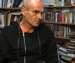 Jurnalistul a vorbit in cadrul emisiunii desteptarea, difuzate la postul de radio europa fm. Secretul Lui Cristian Tudor Popescu Un Elev Turbulent Care A Muncit Din Greu Pentru Prima Pereche De Blugi Evenimentul Zilei