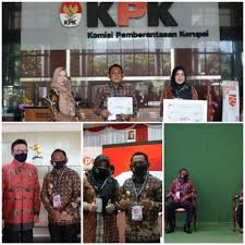 Analisis pemberdayaan masyarakat di masyarakat di kampung terapi rw 03, kampung terapi kelurahan sukun rw kelurahan sukun, kecamatan sukun telah 03 yang berbasis sustainable dilaksanakan dengan baik oleh masyarakat, development. Kpk Ri Berikan Penghargaan Desa Terbaik Di Kab Bekasi Jurnal Indonesia Baru