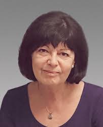 Linda Lamontagne's Instagram, Twitter & Facebook