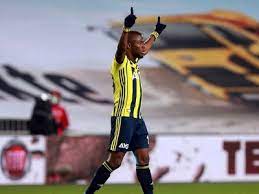 Fenerbahçe, kısa süre önce i̇stanbul'a getirttiği enner valencia'yı resmen açıkladı. Enner Valencia Enner Remberto Velencia Lastra Fenerbahce
