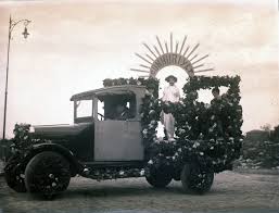 Pierre willemart, enseignant et historien specialise en numismatique. Iae Pa Twitter 29 Ekim Cumhuriyet Bayrami Kutlu Olsun Fotograf Kortej Arabasi 29 Ekim 1930 Suna Ve Inan Kirac Vakfi Fotograf Koleksiyonu Https T Co Rnjgetmfmf