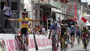 Commentateur cyclisme equipe 21 2019. Boucles De La Mayenne Immersion Dans Les Coulisses De La Diffusion Televisee