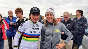 Annemiek van vleuten (vleuten (), 8 oktober 1982) is een nederlands wielrenster.ze won in 2017 en 2018 het wereldkampioenschap tijdrijden en in 2019 de wereldtitel op de weg.ze werd zesmaal nederlands kampioen: Sanne Cant On Twitter Great To See Avvleuten Yesterday De Heldin Van 2019