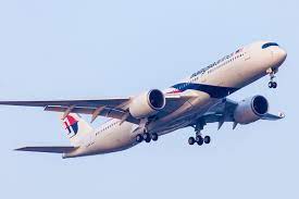 There are 21 airlines that offer flights from london to kuala lumpur, being the most competitive china eastern airlines (£370.60), air china limited (£402.39) and etihad airways (£423.93). Malaysia Airlines Launches London A350 Flights Travel Weekly