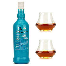 Ne peut etre vendu separerment ,raison de la vente, grande maison vendue et ne fait pas dans le petit appart. Rhum Trois Rivieres Blanc Cuvee De L Ocean 42 Et Ses 2 Verres De Degustation Trois Rivieres