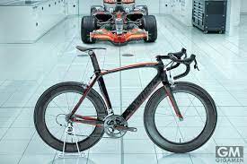 ロードバイクの初心者を惹き付けるには十分過ぎるでしょう 米スペシャライズド社と英マクラーレン社の豪華タッグが共同開発した s works x mclaren venge s ワークスxマクラーレン ヴェンジ は ただの自転車ではなく 世界最速を目指すためのロードバイクです